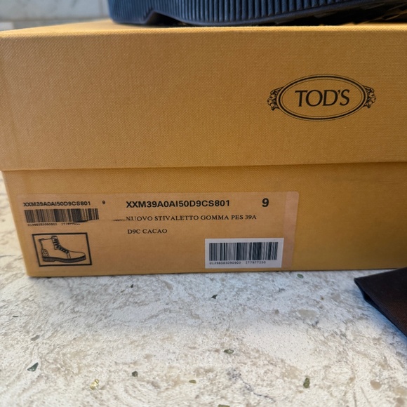 Tod's Italy Men's Stivaletto Brown Calfskin Leather Studded Ankle Boot -cp - Picture 2 of 15